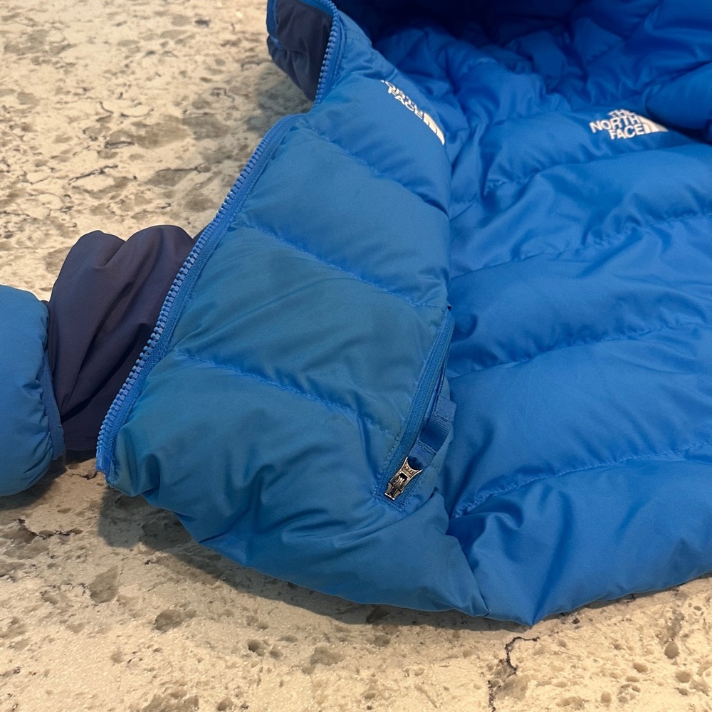 Kids, Size 6, The North Face Navy and Sky Blue Hooded Jacket - Picture 6 of 7